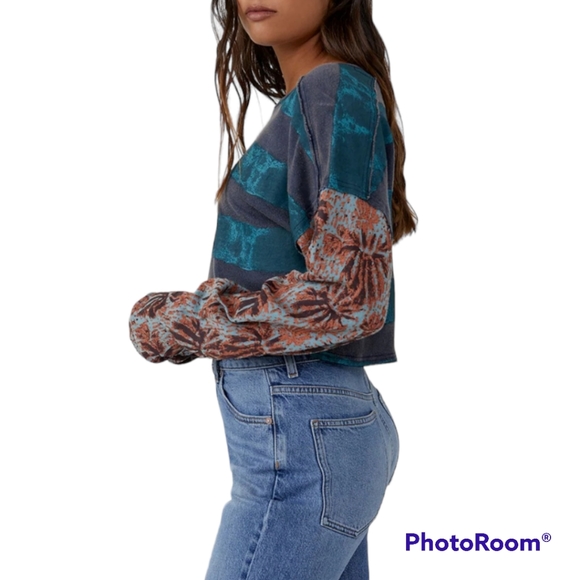 🎉HP🎉🆕️Free People Jamie Patchwork Cropped Long Sleeve Tee - Picture 3 of 9